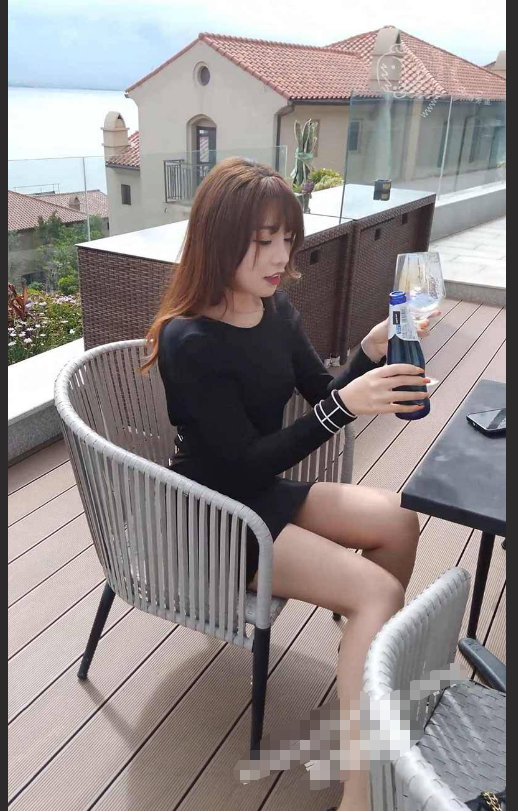 秀人网模特「芝芝 / 芝芝 Booty」私拍特写 醉酒后视频