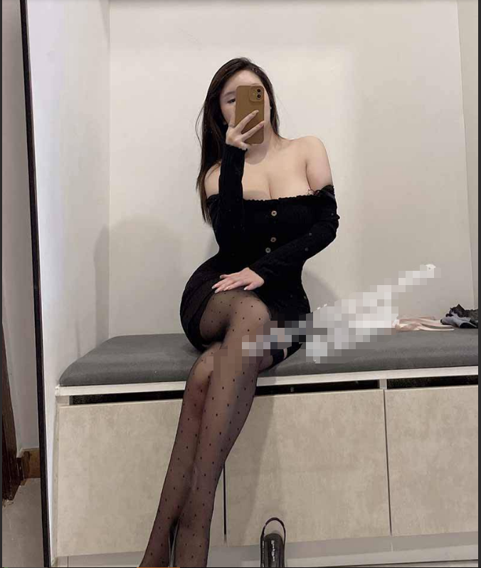 微博 30W 网红女神「可馨耶」微密圈重金 VIP 最新私拍 高冷女神私下里的一面