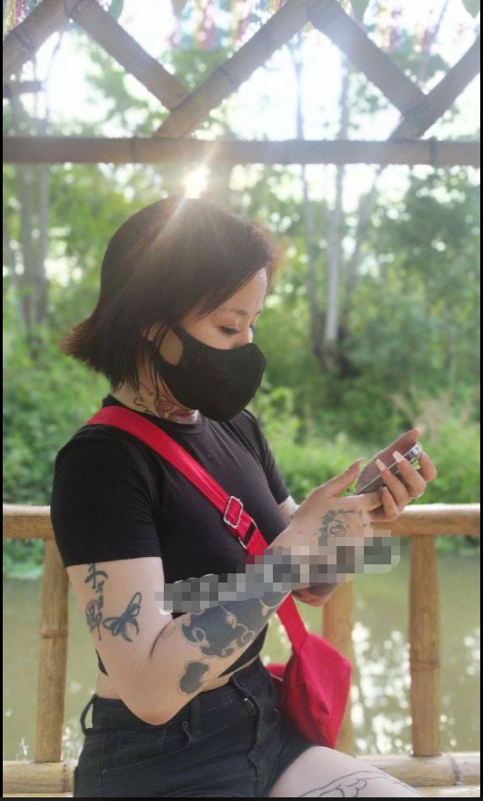 【全网独家】哈尔滨 许秋颖 在直播被发现 男友曝光个人信息与 视频