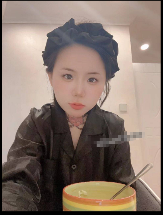 【全网独家】哈尔滨 许秋颖 在直播被发现 男友曝光个人信息与 视频