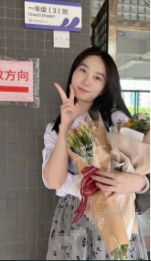 全网曝光 东莞南城 阳光第十小学 殷某 时间管理大师 同时交往 N 个男友