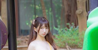 百万粉丝 Cos 签约嫩模『魔物喵』二月订阅新作《游乐园大冒险》