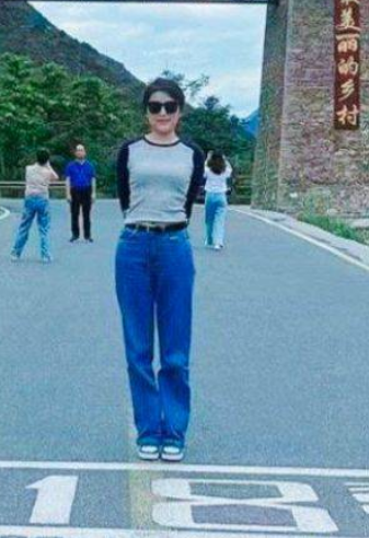 投稿 曝光前任极品反差女 就算是知性美少妇也挡不住如狼似虎年纪