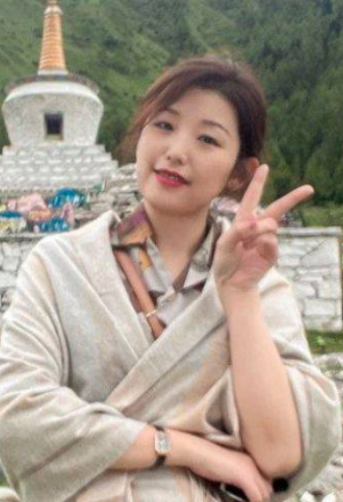 投稿 曝光前任极品反差女 就算是知性美少妇也挡不住如狼似虎年纪