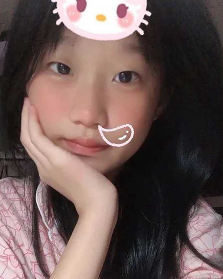 深圳某中学 清纯中学校服妹