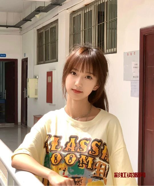 重庆网红 花海     微笑阳光Girl 治愈系女孩音乐学院表演  身高168 02年