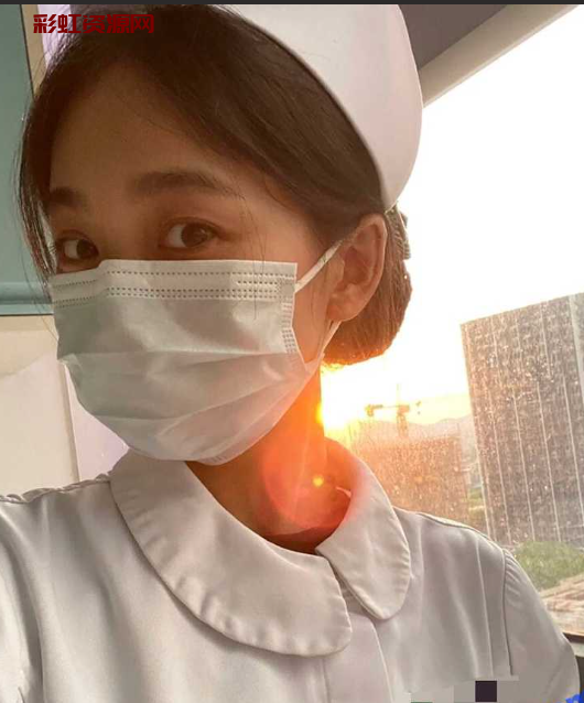 还是卫校出来的小护士啊！卫校毕业高颜大眼睛护士小姐姐兼职