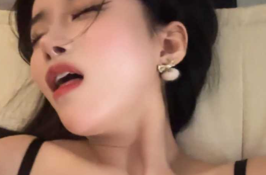 网易 CC 小恩雅最新 ASMR！小猫咪变人身服侍