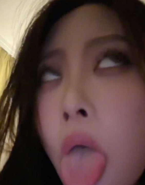 高颜值绝色美女 极度反差式