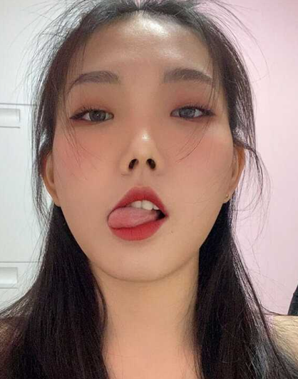海南反差 严惠琳 深夜晚归被