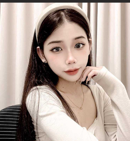 瓜友投稿求助！分享朋友的前任 长相很符合瓜友的口味 分手后就一直在勾搭她