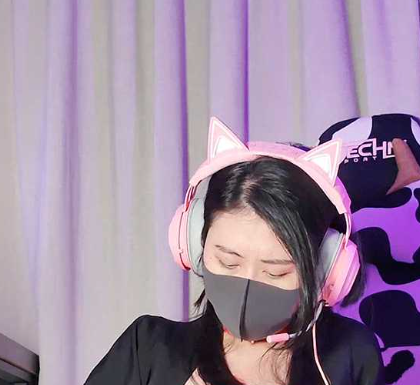 抖音网红 1咪 十一月新作！赛博朋克电竞少女