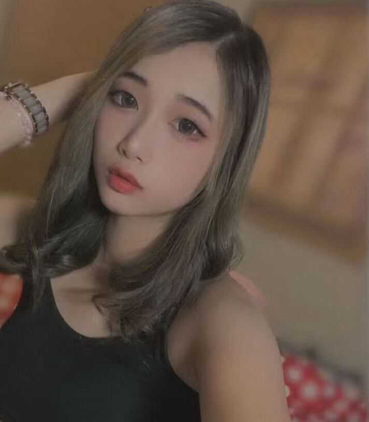 台湾G1眼镜美女想当艺人 被假经纪人忽悠拍摄各种