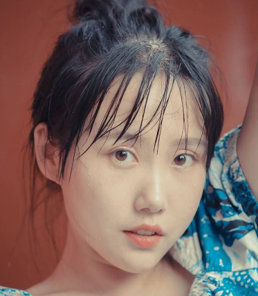 中经贸学院 童颜校花嫩妹 为上位和老板