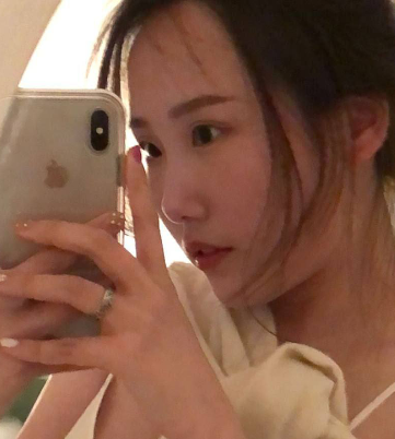 中经贸学院 童颜校花嫩妹 为上位和老板
