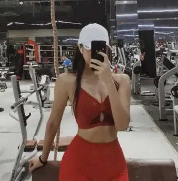 00后健身女神 顶级身材