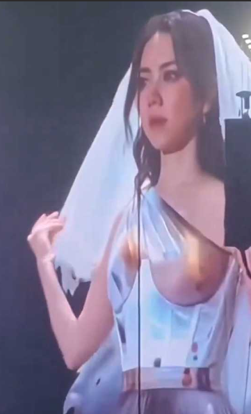 这光线错觉太1真了！邓紫棋 演唱会穿透视装