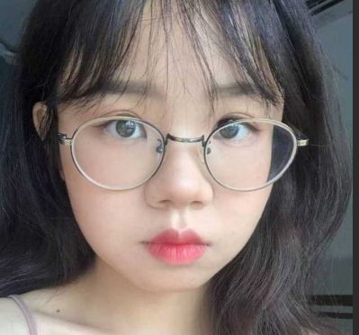 戴着眼镜的