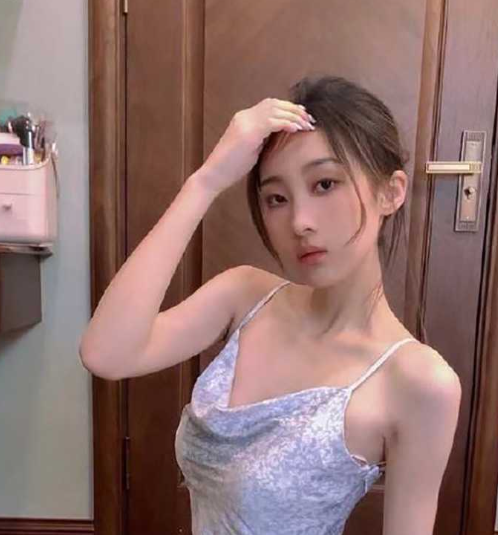 分享我的极品舞蹈专业反差女友 刚认识的时候感觉很高冷