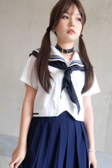 女神网红的福利 萝莉少女小冰 苗条身材双马尾可爱学生妹