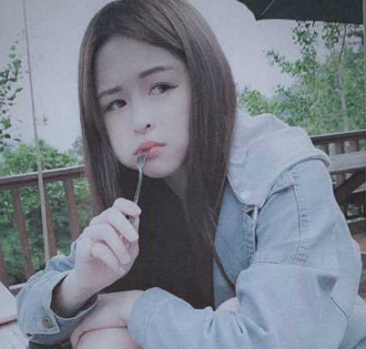 纹身叛逆苗条小美眉