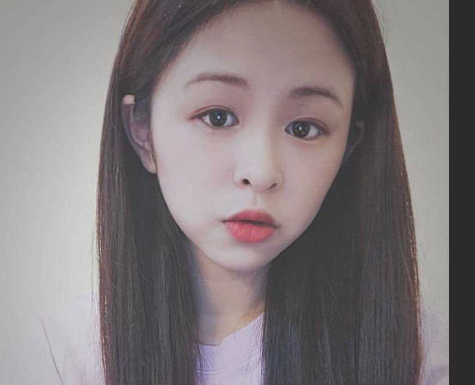 纹身叛逆苗条小美眉