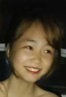 00后 精神小妹深夜被同事哄到野外进行多人运动！