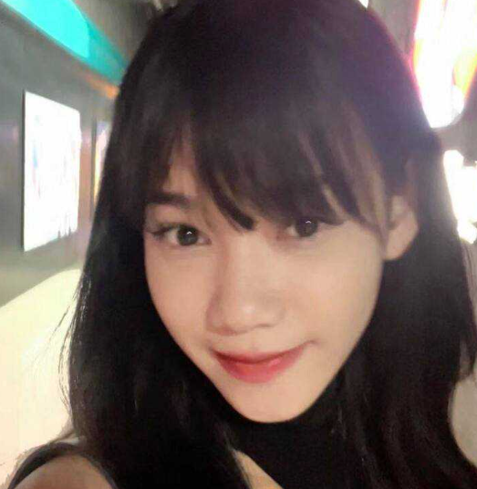 大连交通大学 大二 高颜值清纯学生妹 夏梦语