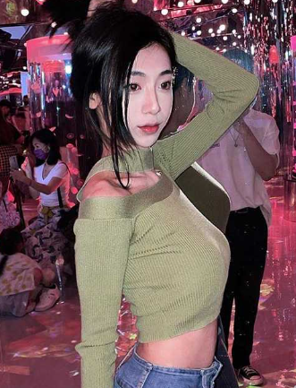 这才是真正的反差女神！湖南财政经济学院 清纯校花 夏思颖