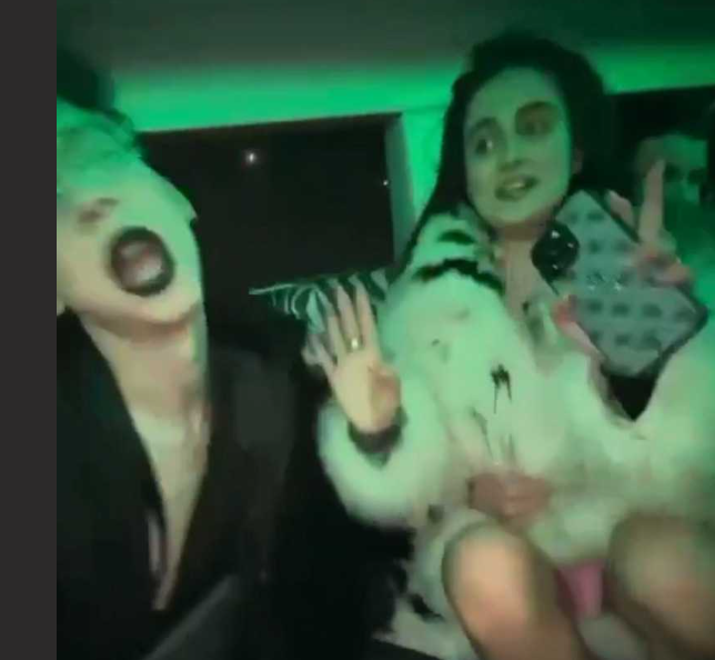 人妻 长得像个小女孩似的 没想到都有一个孩子了