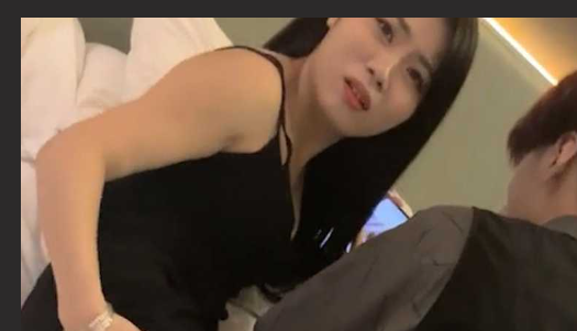 年轻人开房群交直播 极品嫩妹妹与神似刘涛的姐姐轮流