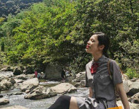 嵊泗花鸟乡陆离民宿内带出来旅游的学生妹进行