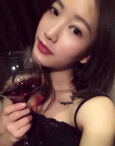 极品颜值的反差1