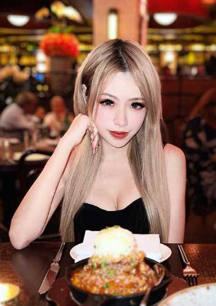 台湾IG网红极品美女 和男友
