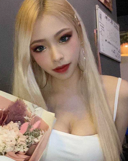 台湾IG网红极品美女 和男友