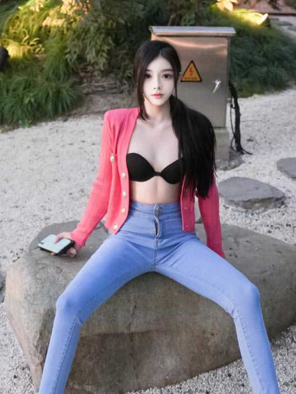极品嫩模 龙雪儿 长腿极品身材牛仔裤里丝