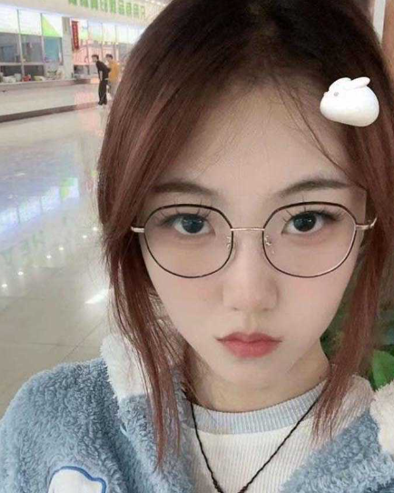 高端泄密流出反差1极品顔值女神 姜瑜