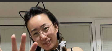 反差前女友！外表清纯无比的眼镜娘前女友 实则非常喜欢穿着制服丝袜