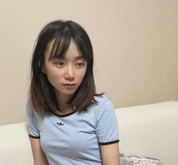 反差前女友！外表清纯无比的眼镜娘前女友 实则非常喜欢穿着制服丝袜