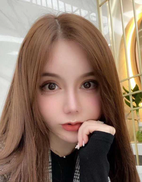 投稿整容脸前女友 之前是兼职