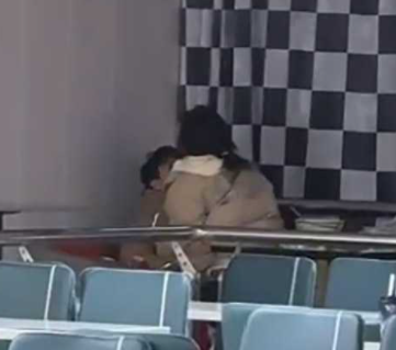 安徽宿迁学院第五餐厅 一对情侣