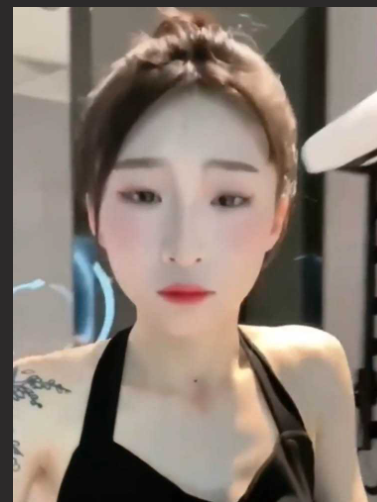 快手泄密视频 童颜给老公绿帽 一边打着电话一边