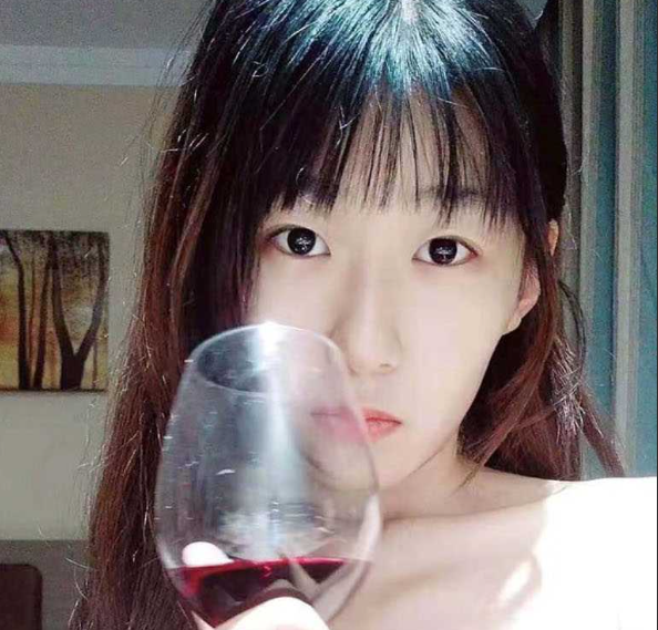 推特反差萝莉小凌兔子 甜美性感的极品福利姬 眼睛大颜值高