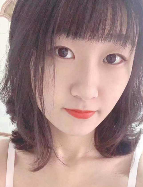 推特反差萝莉小凌兔子 甜美性感的极品福利姬 眼睛大颜值高