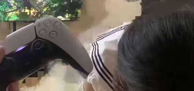 黑神话悟空刚上线 兄弟的电脑配置不行 女友偷偷背着兄弟来找我打游戏