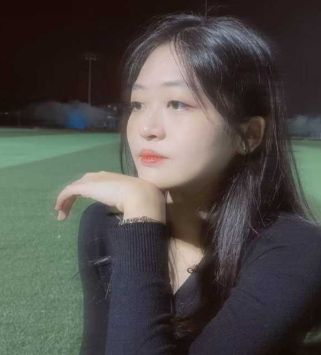 新交的大三学姐女友苏慧怡 粉色修长美腿
