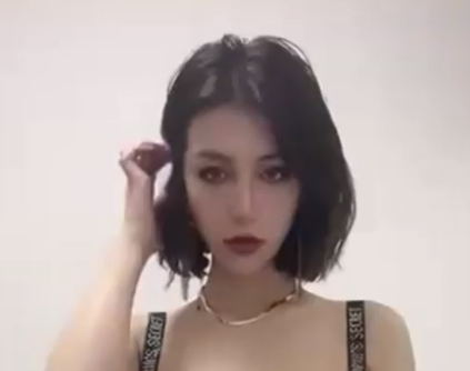 留洋归来顶级尤物 人瘦极品身材 平时高冷女神