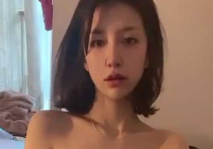 留洋归来顶级尤物 人瘦极品身材 平时高冷女神