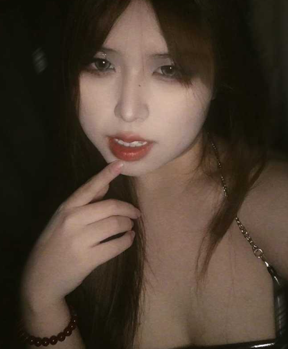 湖北文理学院屈佳怡 绝美颜值大二系花 皮肤白嫩身材超赞