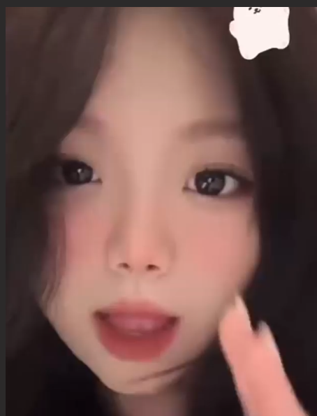 湖北文理学院屈佳怡 绝美颜值大二系花 皮肤白嫩身材超赞